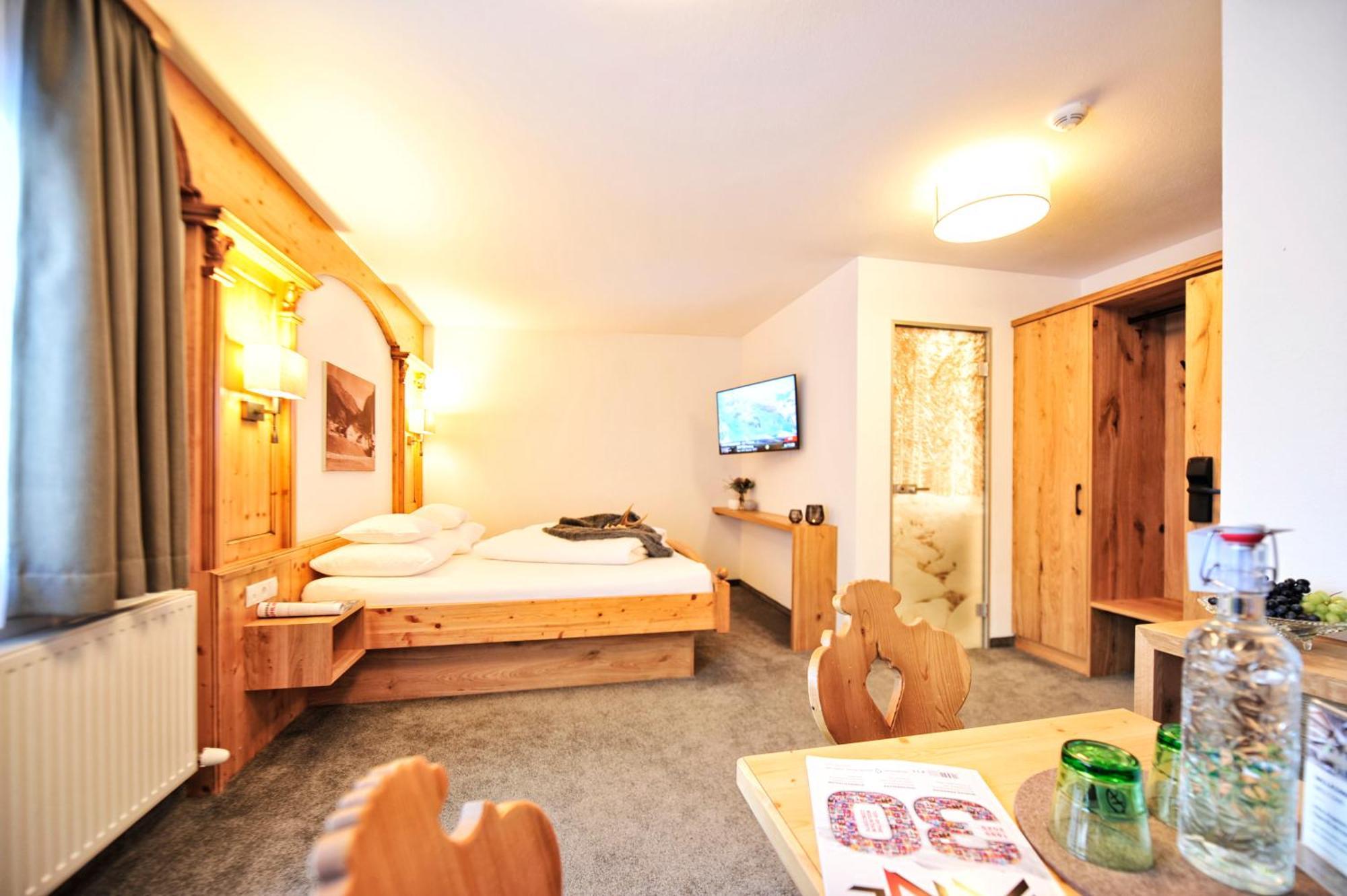 Hotel Garni Bellevue Ischgl Exterior photo